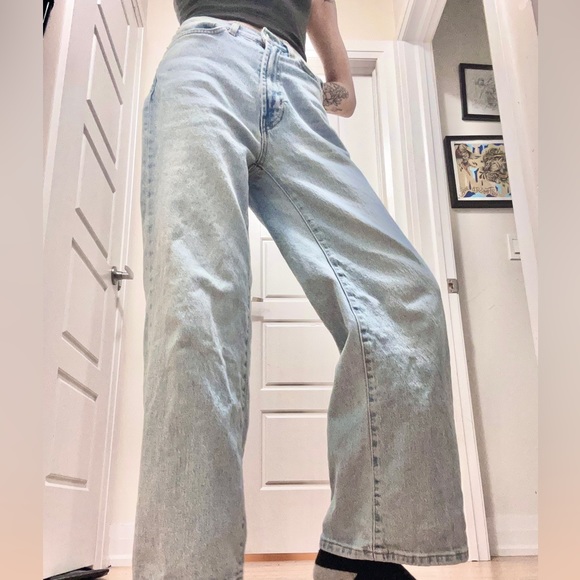 Highwaisted Flared Jeans From Urban Outfitters - Picture 5 of 14